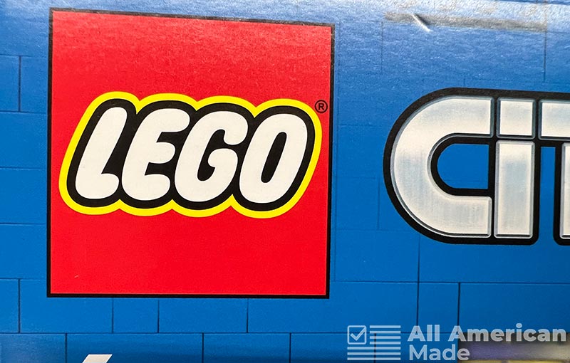 A picture I look of a Lego box with a close up of the Logo